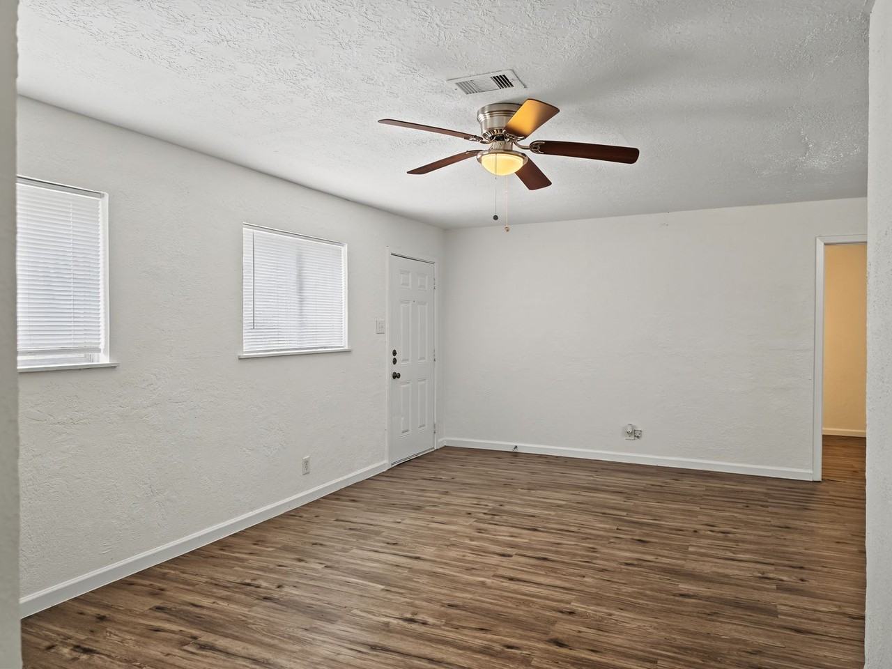 206 Prune St - Photo 4 of 19