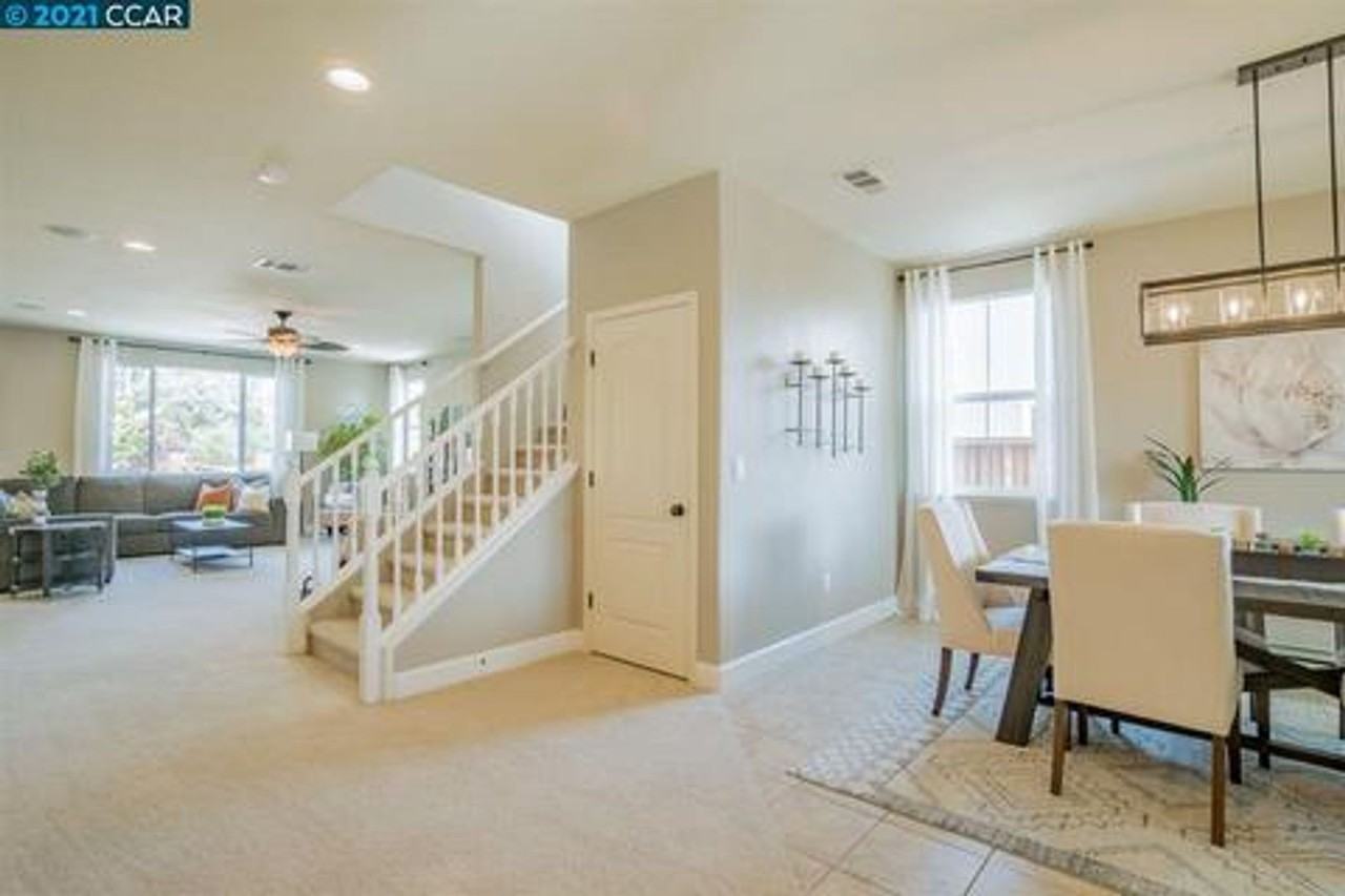 693 Monte Verde Ln - Photo 2 of 18
