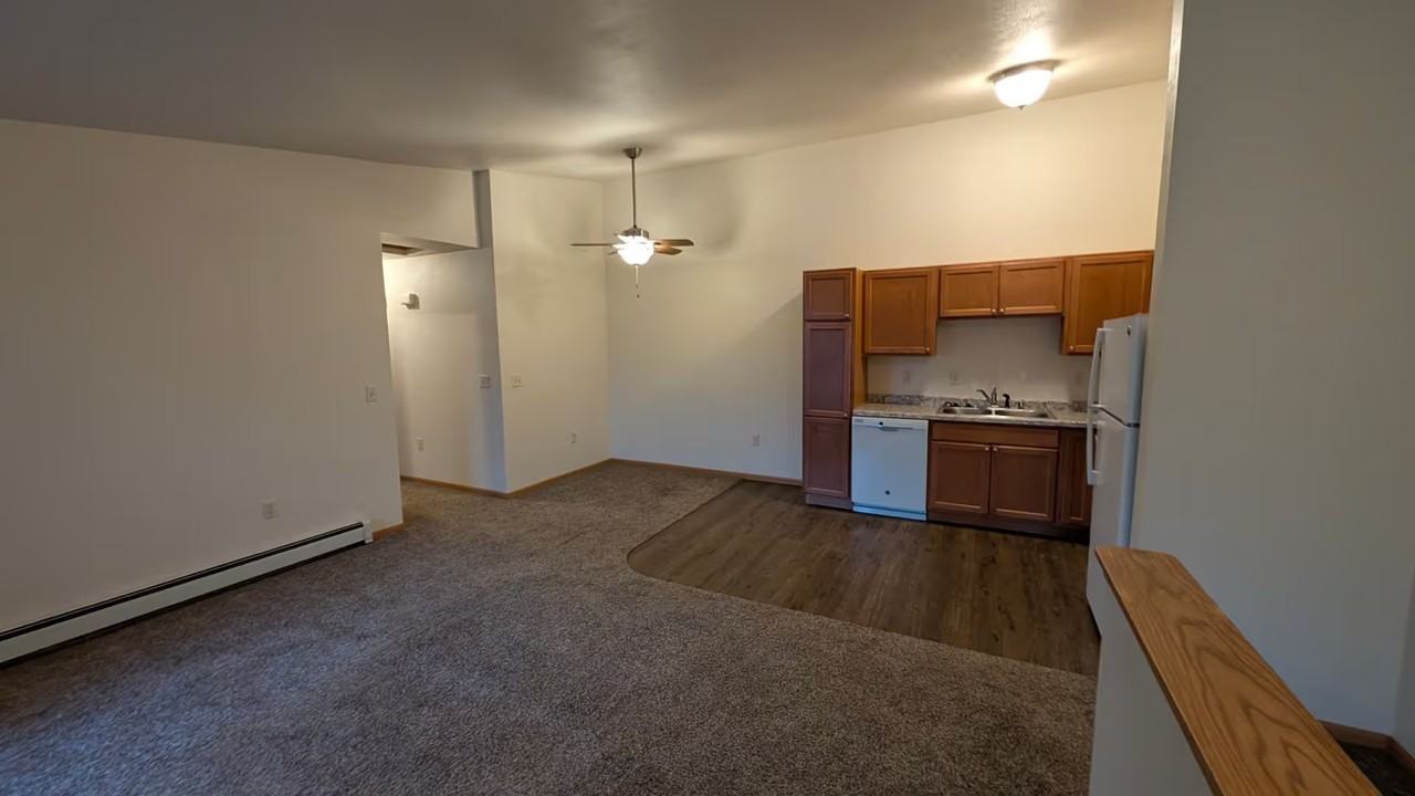 Riverwoods Apartments - Photo 4 of 13
