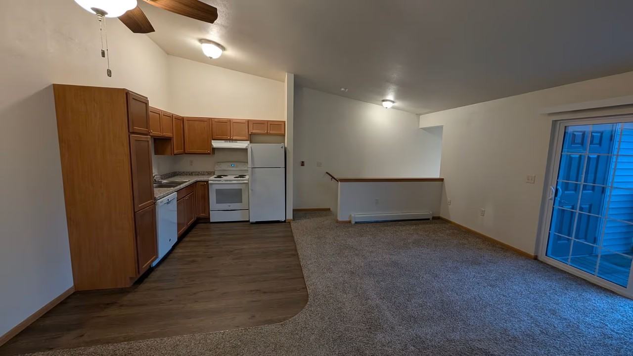 Riverwoods Apartments - Photo 7 of 13