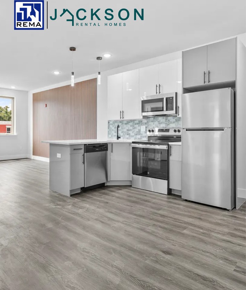 1108 W Dauphin St, - Photo 2 of 50