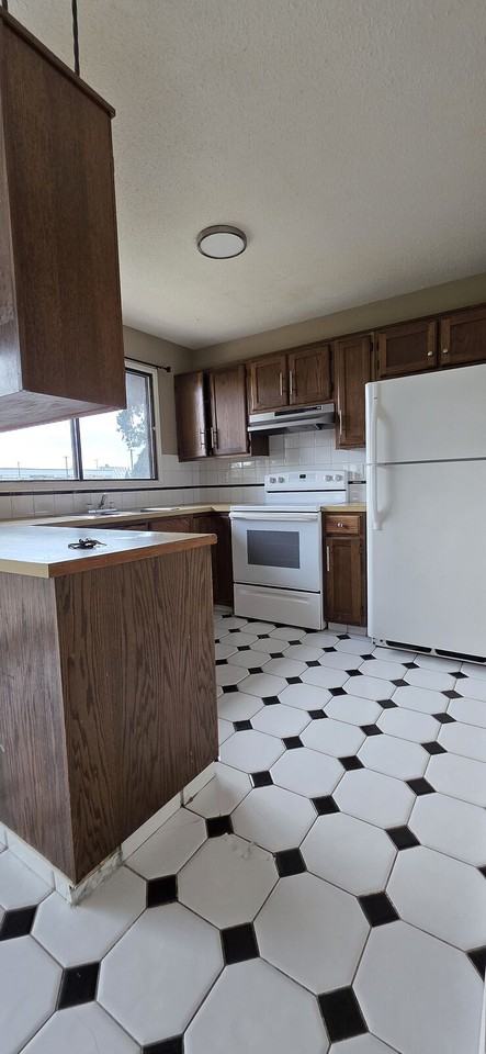 5420 Temple Dr Ne - Photo 5 of 15