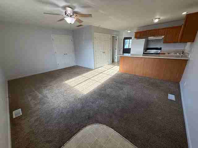 125 S Main St #125 - Photo 2 of 10
