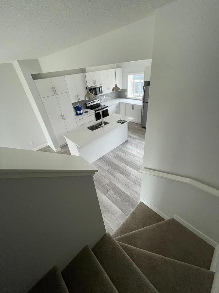 142 Walden Lane Se - Photo 2 of 14