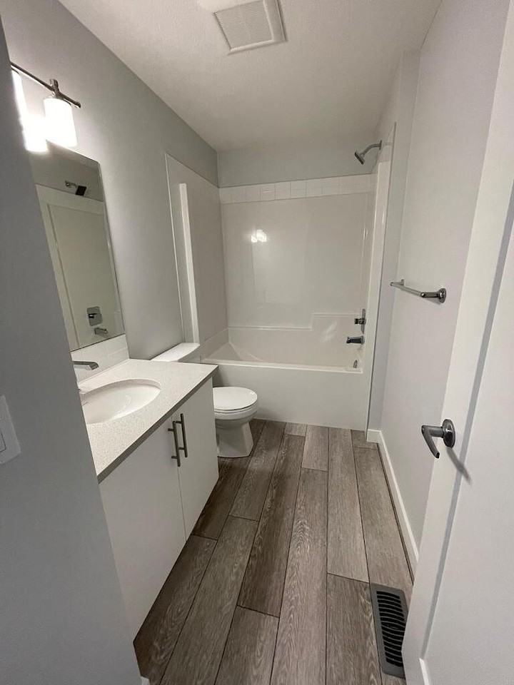 142 Walden Lane Se - Photo 6 of 14
