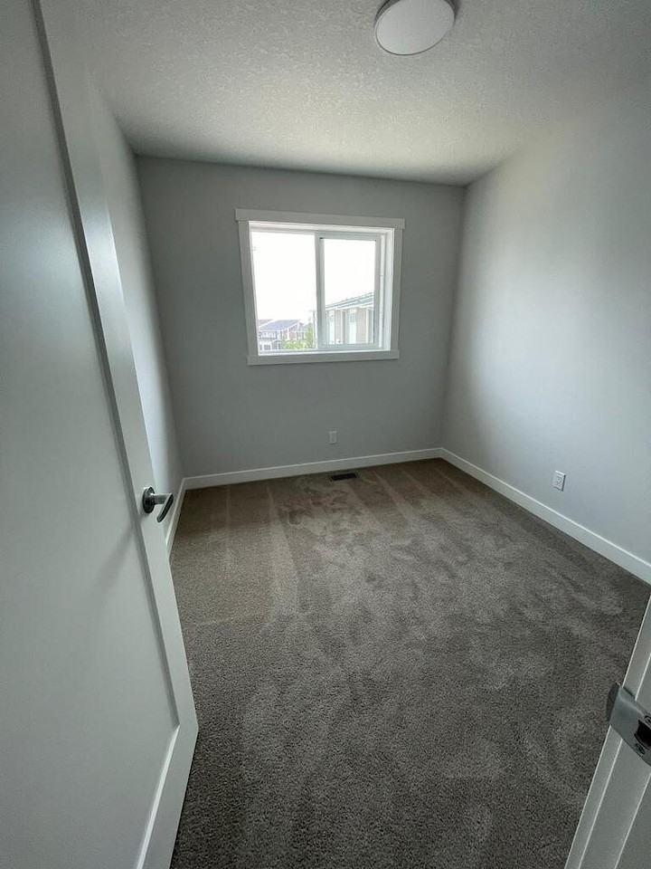 142 Walden Lane Se - Photo 7 of 14