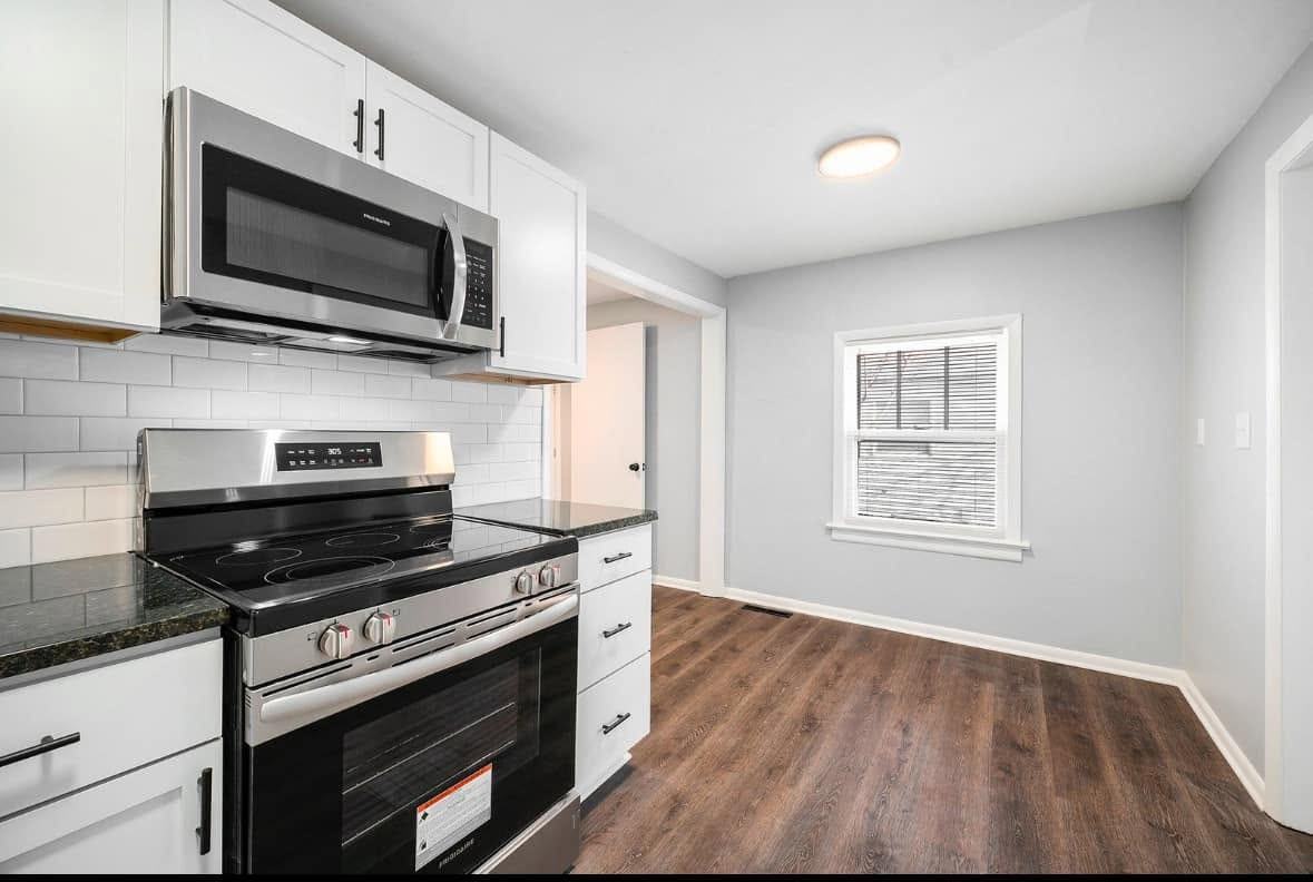 405 Newton St - Photo 3 of 19