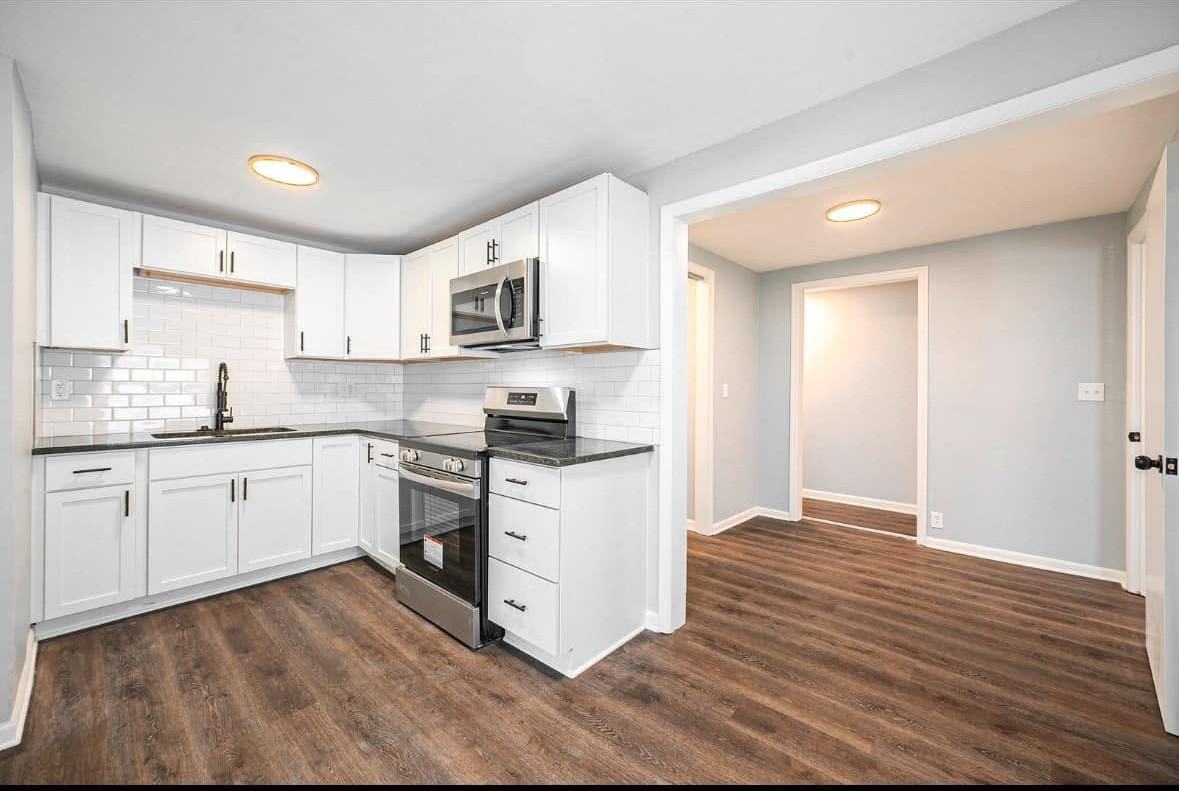 405 Newton St - Photo 4 of 19