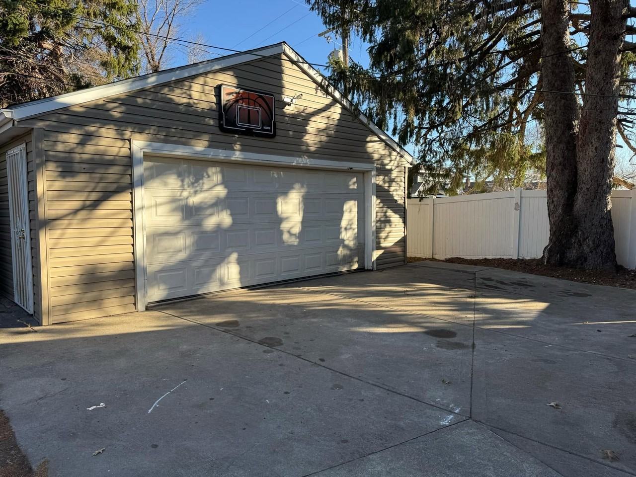 4047 Benton Blvd - Photo 2 of 15