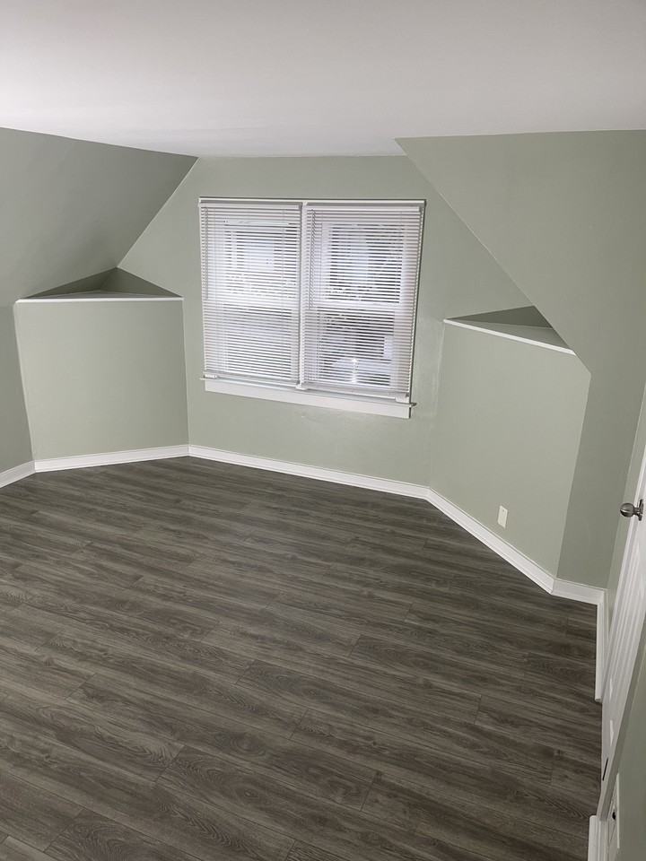 243 Grumbach Ave #2 - Photo 3 of 13