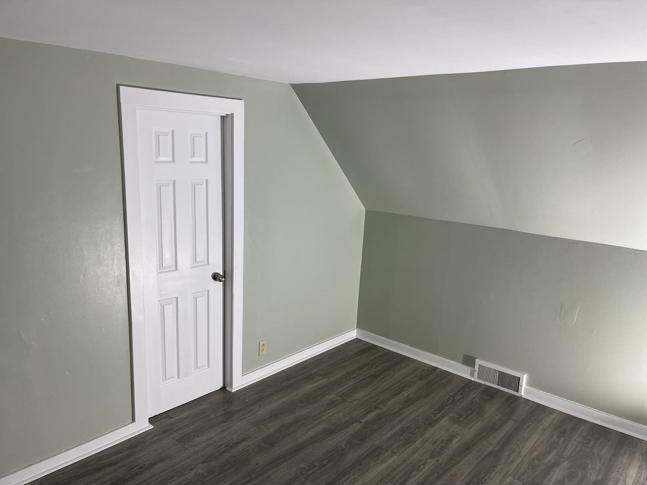 243 Grumbach Ave #2 - Photo 4 of 13