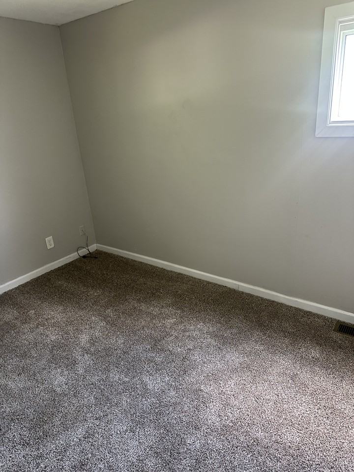 2262 Vale Dr #NA - Photo 4 of 6