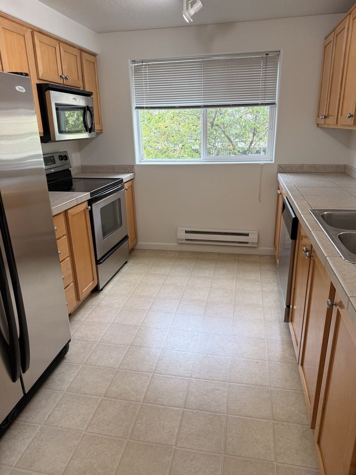 770 Nw 185th Ave #207 - Photo 4 of 28