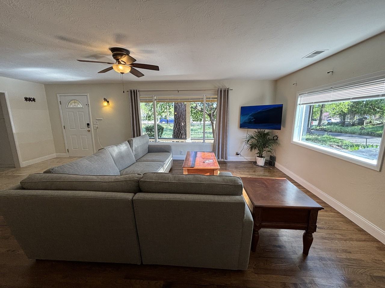 450 Se Reed Market Rd #NA - Photo 2 of 25