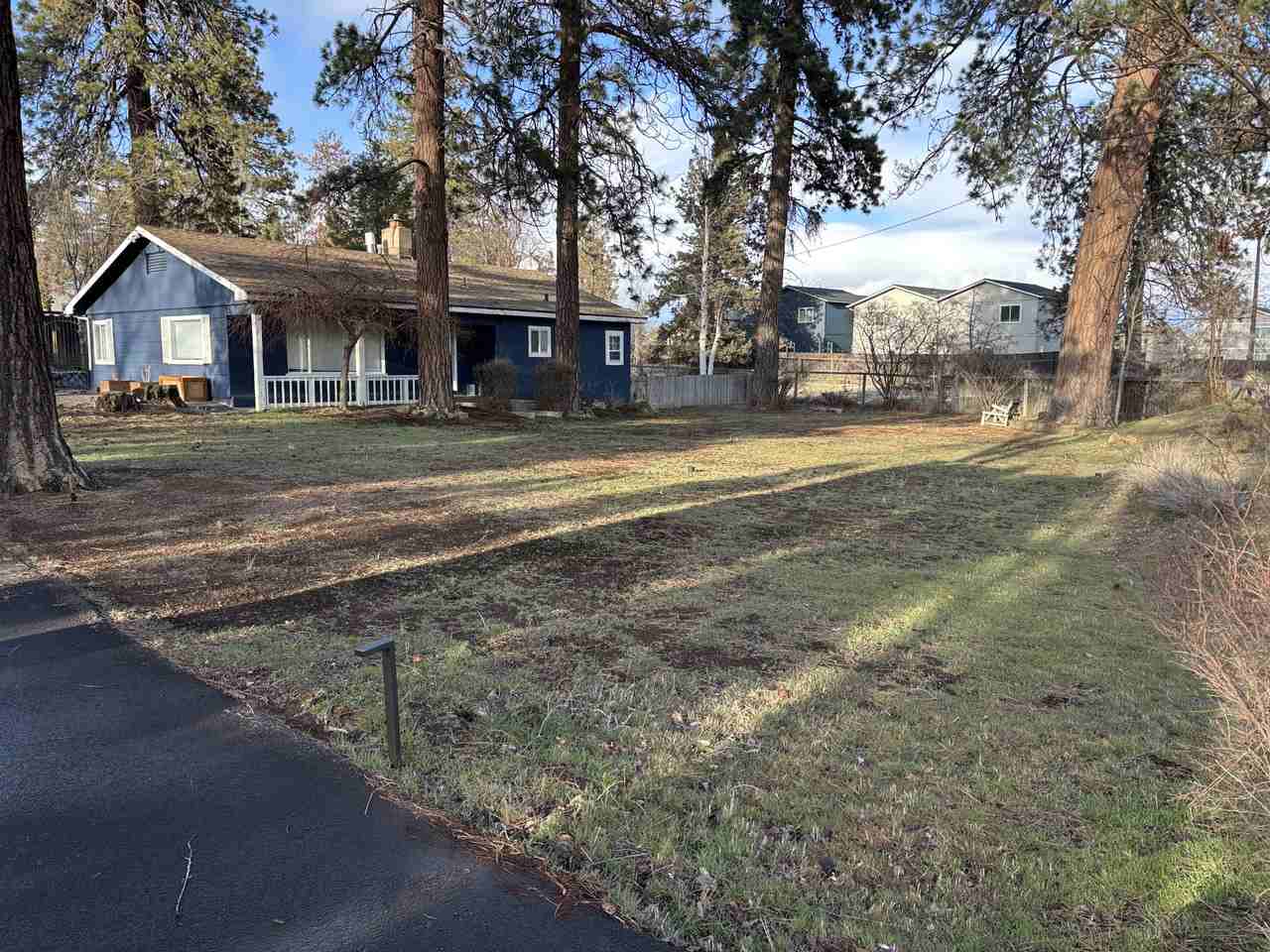 450 Se Reed Market Rd #NA - Photo 3 of 25