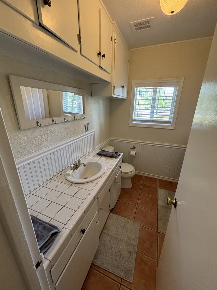 450 Se Reed Market Rd #NA - Photo 5 of 25