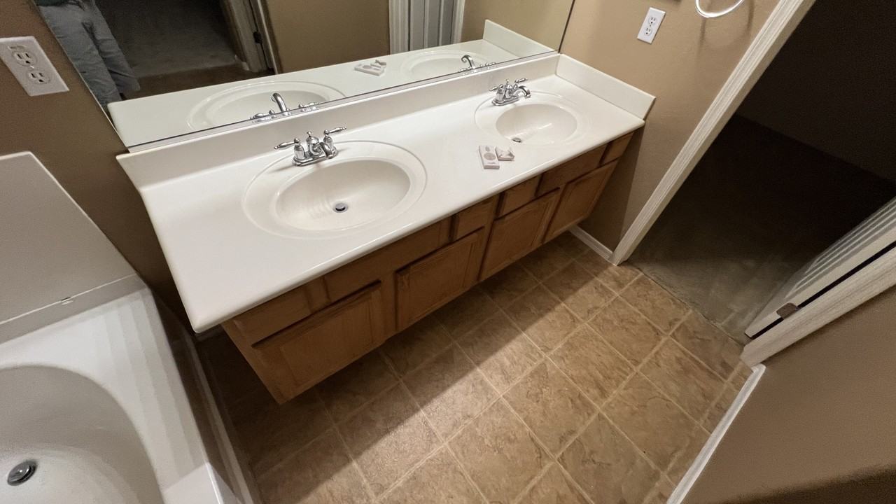 1341 E Strawberry Dr #NA - Photo 2 of 16