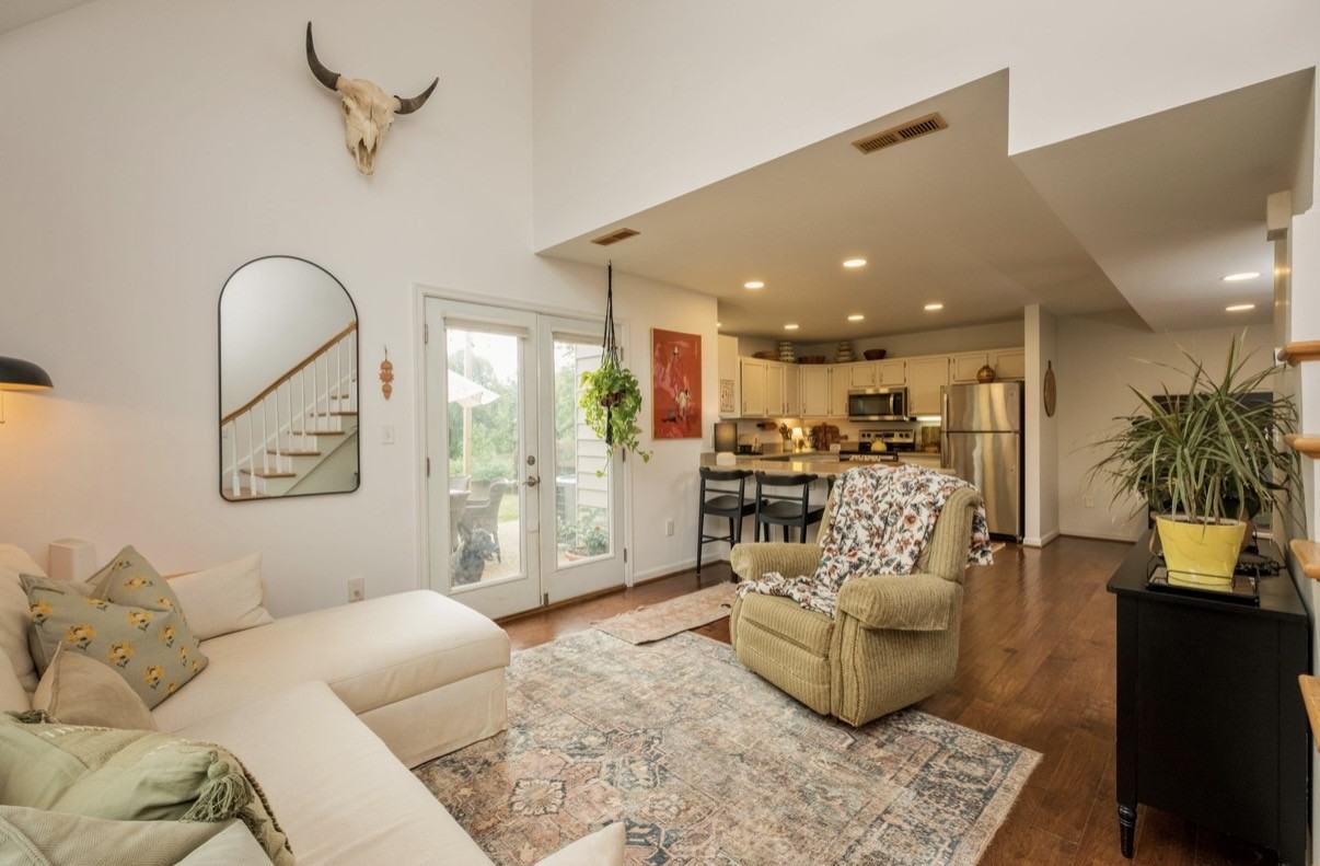 1067 Highlands Drive #1 - Photo 5 of 11