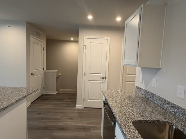 3719 Powell Rd - Photo 4 of 20