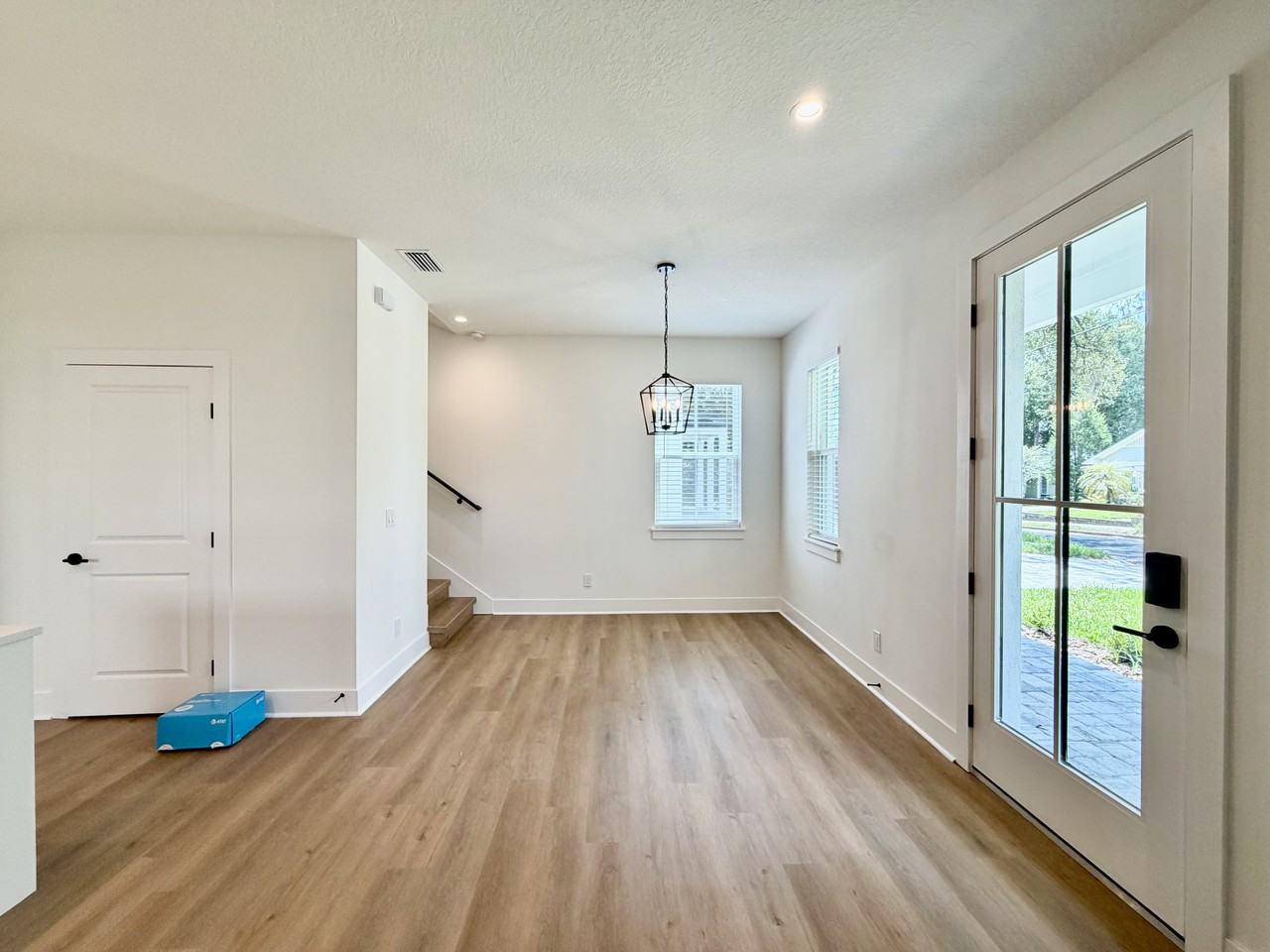 1215 E Esther St #NA - Photo 2 of 17