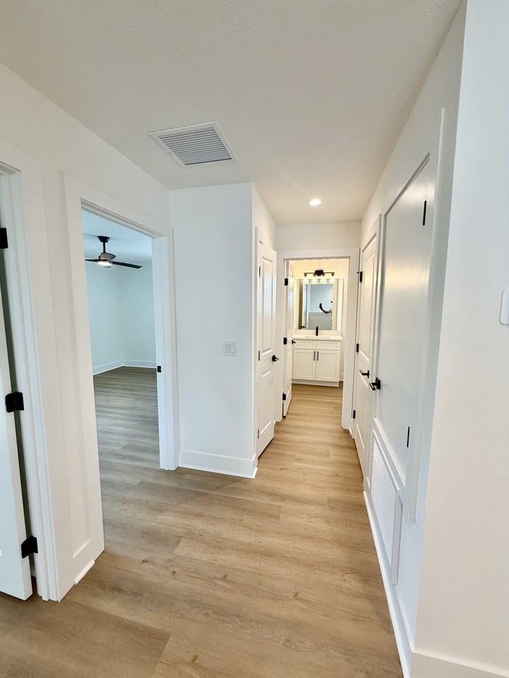 1215 E Esther St #NA - Photo 7 of 17
