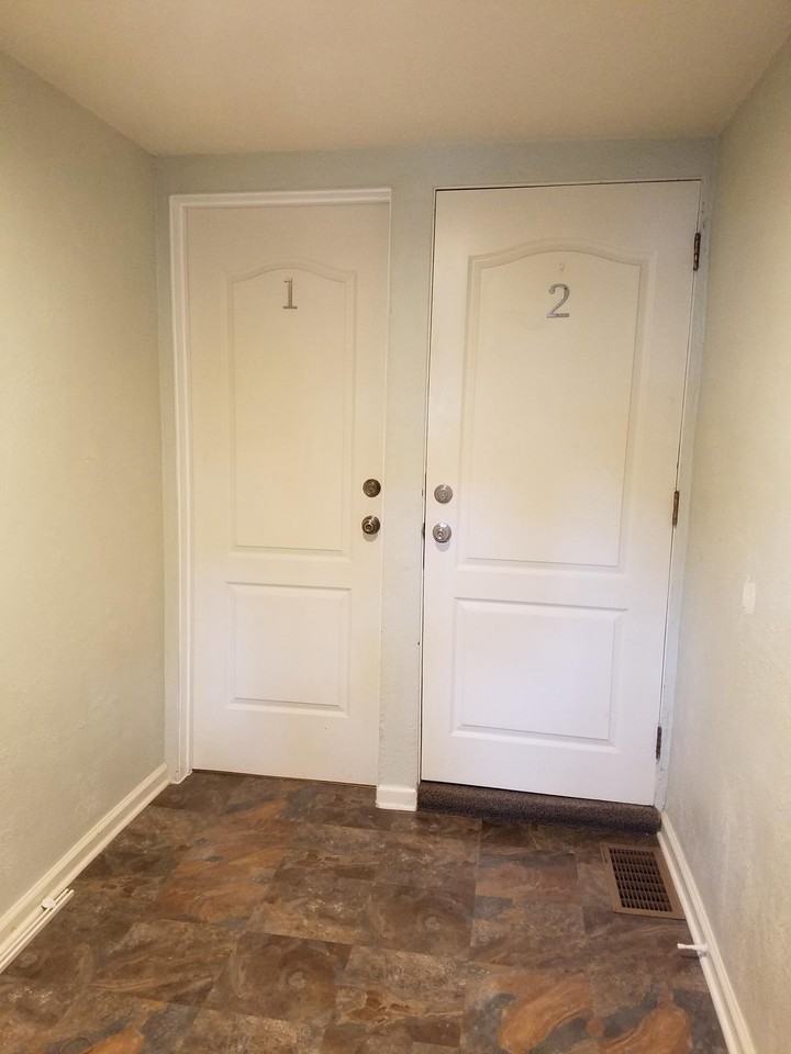 744 E End Ave #1 - Photo 4 of 15