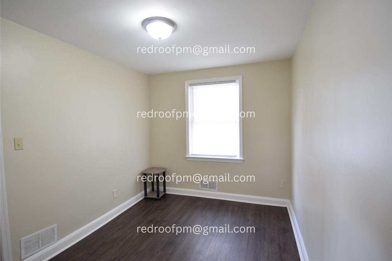 724 S Woodington Rd #1 - Photo 3 of 11