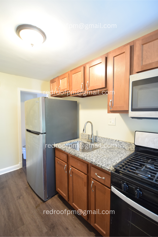 724 S Woodington Rd #1 - Photo 4 of 11