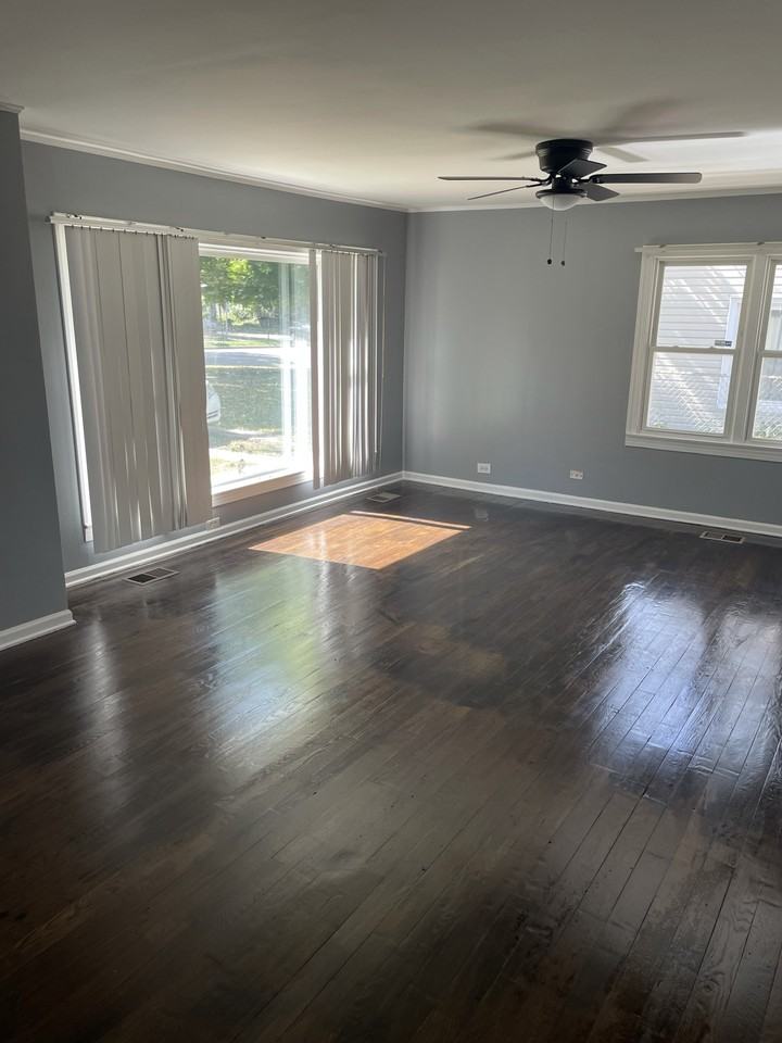 1619 Oakton St #NA - Photo 2 of 10