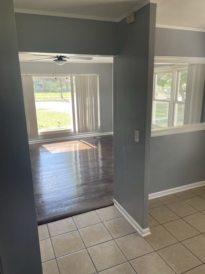 1619 Oakton St #NA - Photo 3 of 10