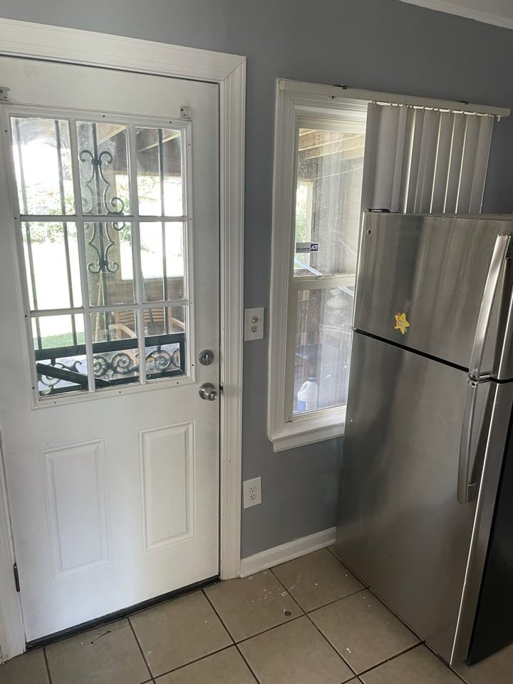 1619 Oakton St #NA - Photo 6 of 10