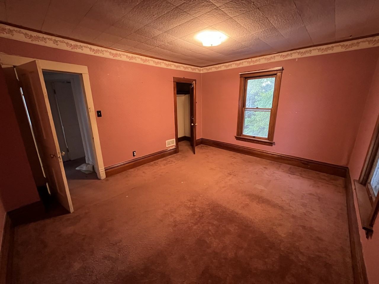 380 S Chestnut St #NA - Photo 3 of 12