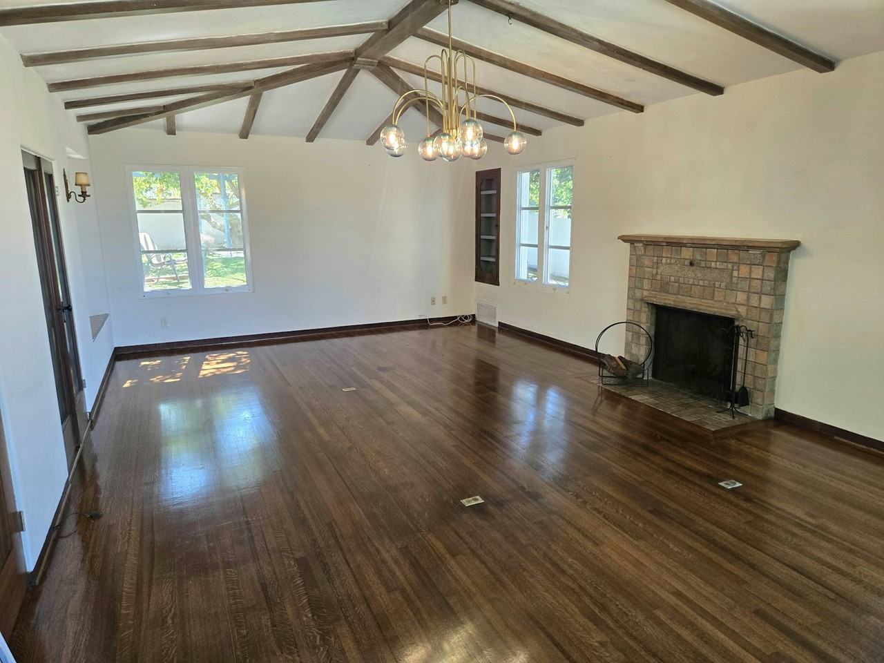 3539 Elliott Street - Photo 4 of 50