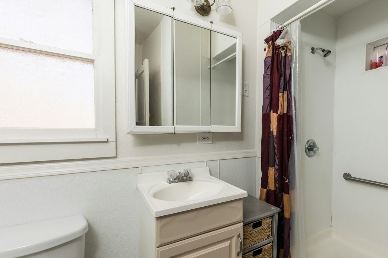 201 East 1st Avenue - Photo 7 of 24