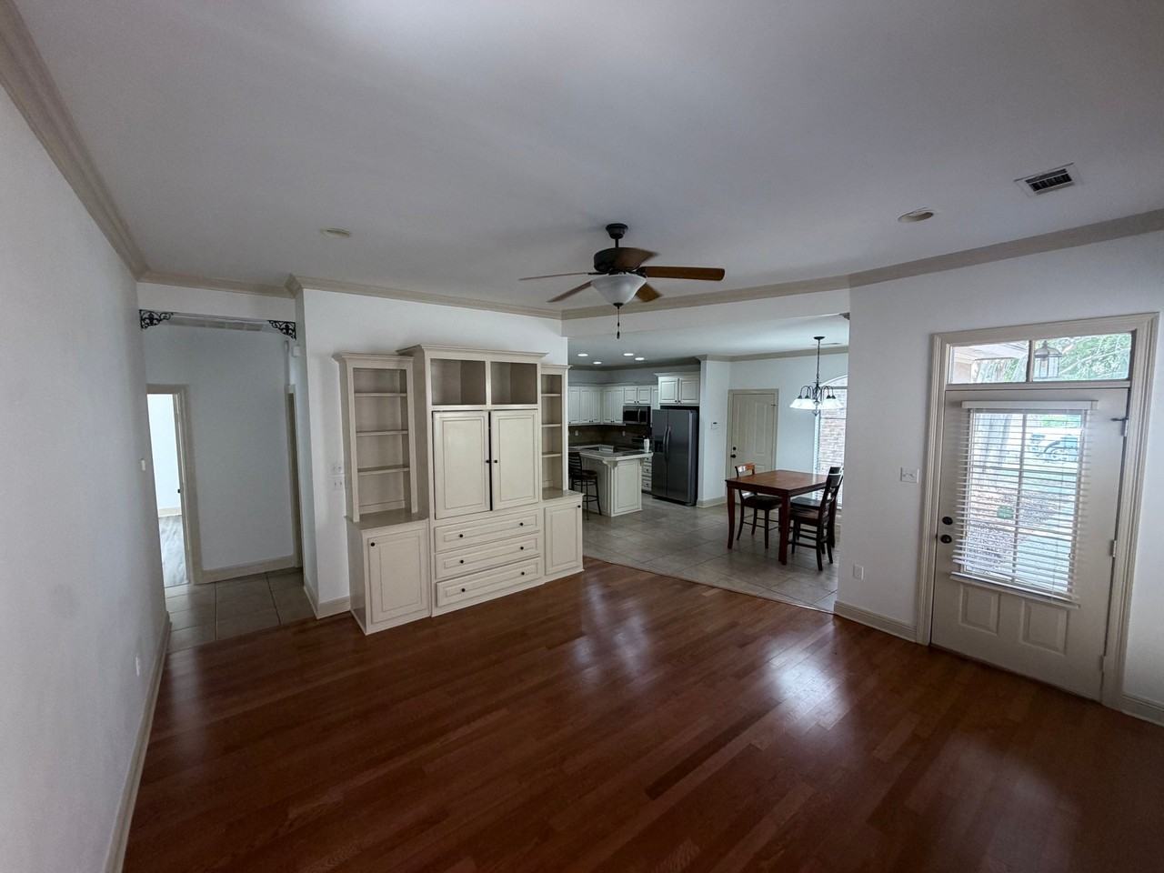 9542 Summer Pointe Ave - Photo 4 of 18