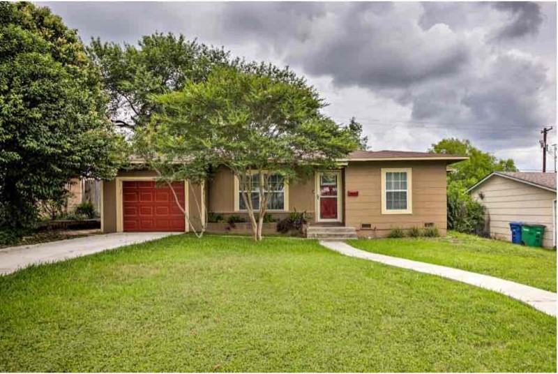 611 Sumner Dr - Photo 2 of 24