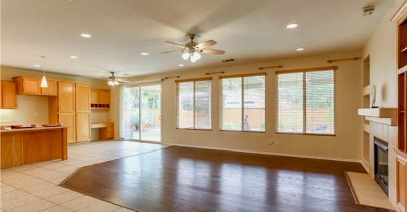 1027 Lyra Way - Photo 3 of 20