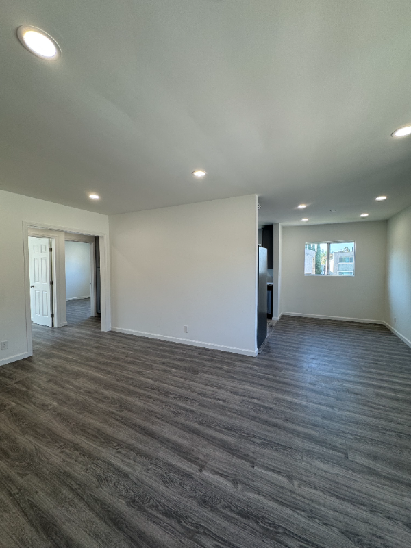 15029 Burbank Blvd #4 - Photo 7 of 18