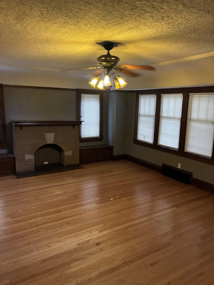 2944 N 55th St - Photo 3 of 10