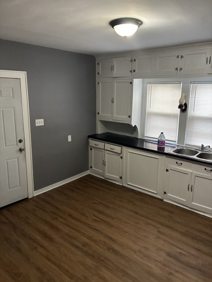 2944 N 55th St - Photo 4 of 10