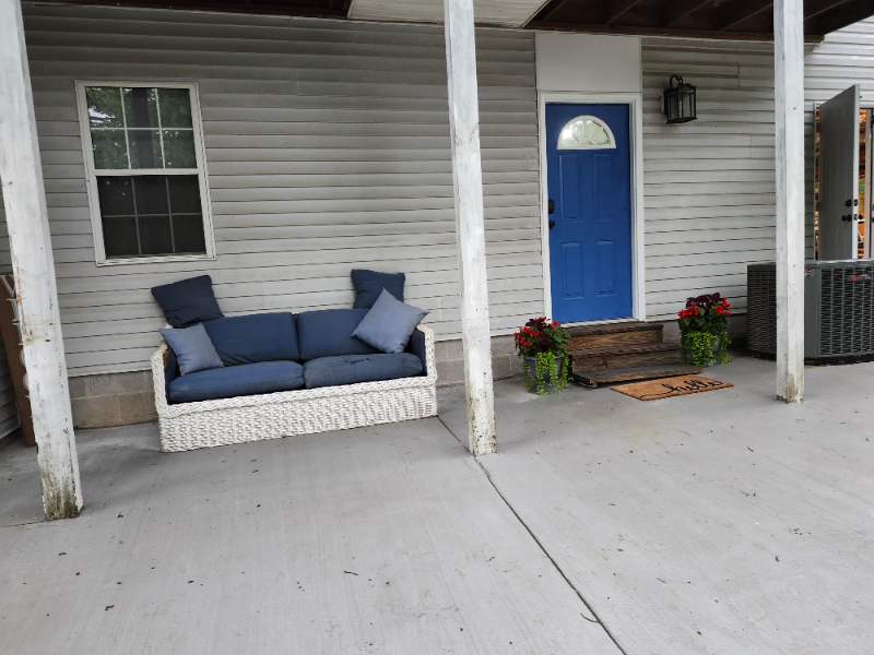 762 Flinn Dr - Photo 2 of 8