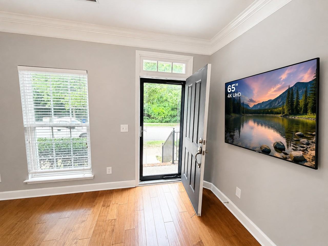 7031 Sunnywood Dr - Photo 4 of 18