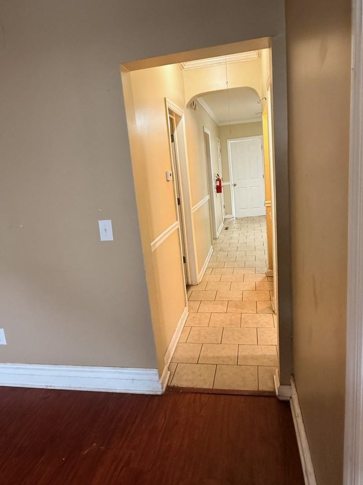 207 N 4th St #1 - Photo 7 of 9