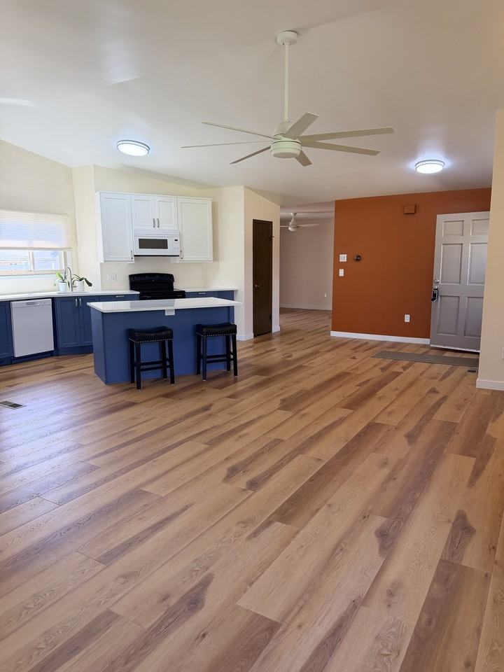 23 Scott Dr N #1 - Photo 3 of 11