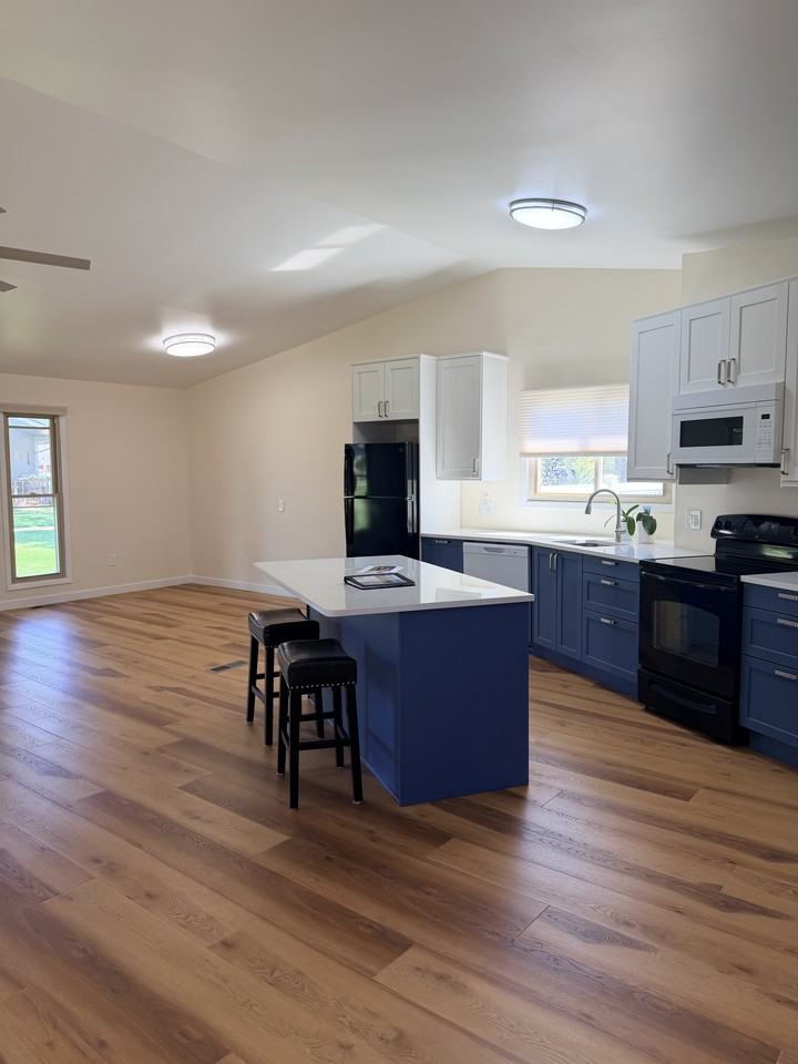 23 Scott Dr N #1 - Photo 5 of 11