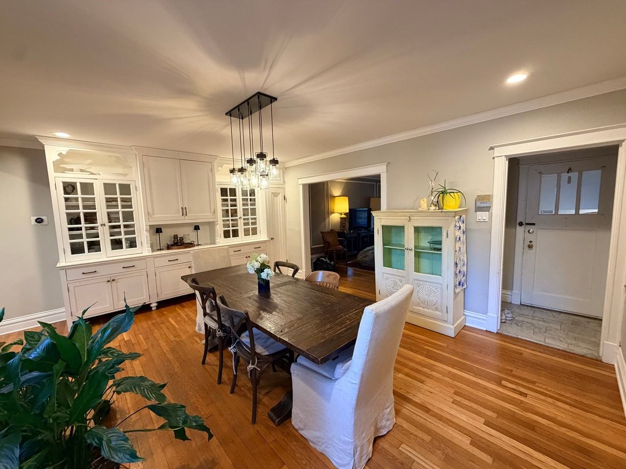6330 S Rosebury Ave - Photo 3 of 13