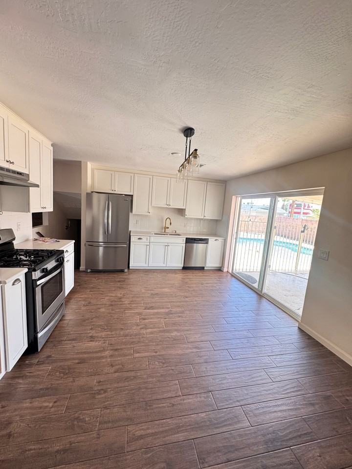 4623 W Keim Dr - Photo 6 of 25
