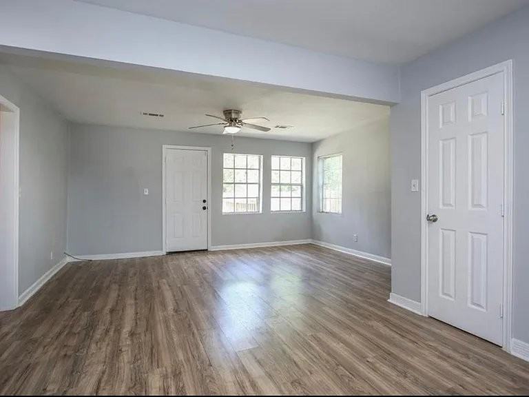 4039 Cornell St - Photo 2 of 8