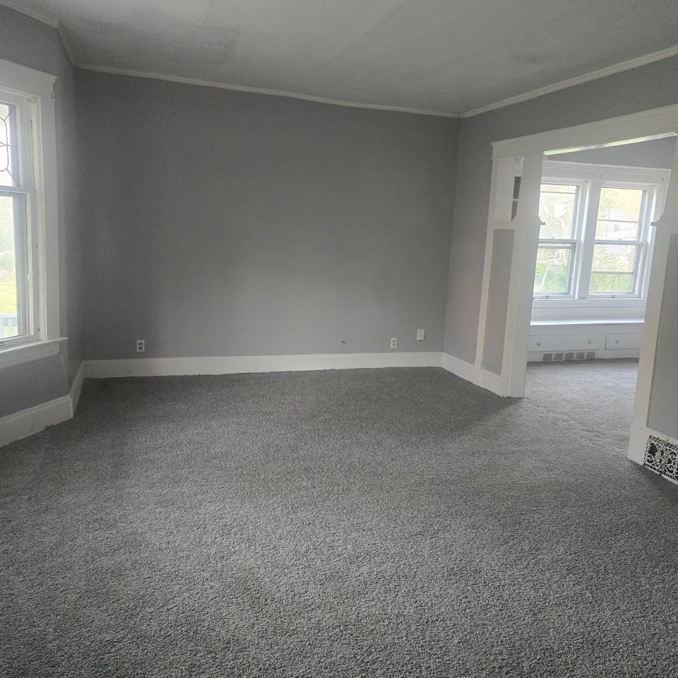 1853 Mannering Rd #1 - Photo 3 of 7