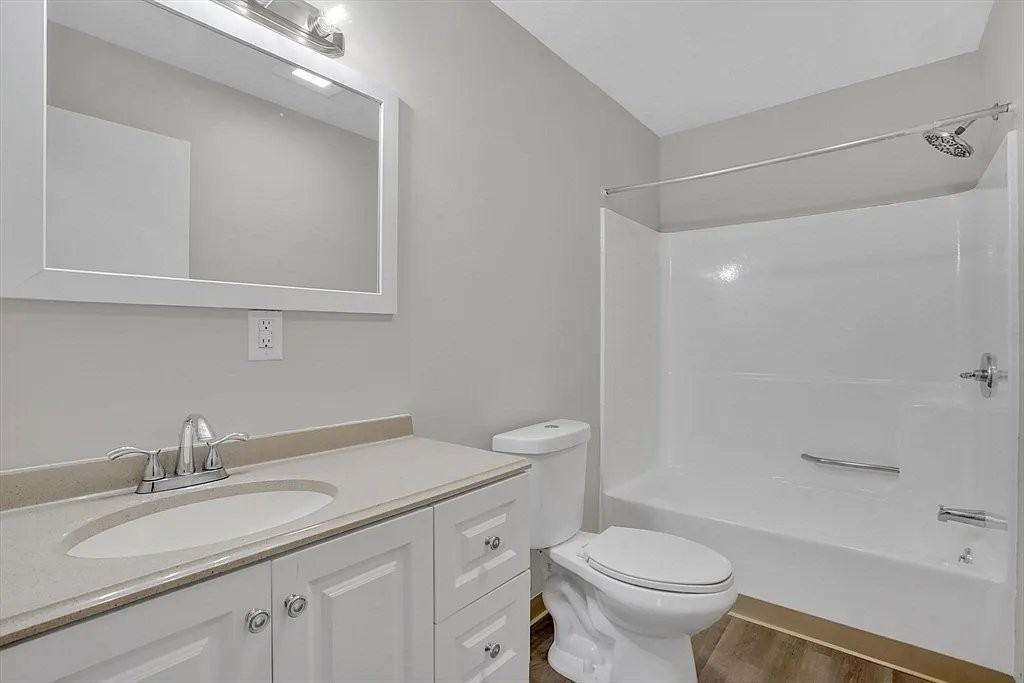 142 Cherry St #142 - Photo 2 of 7